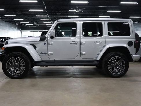 Used 2024 Jeep Wrangler High Altitude AWD/4WD image 2