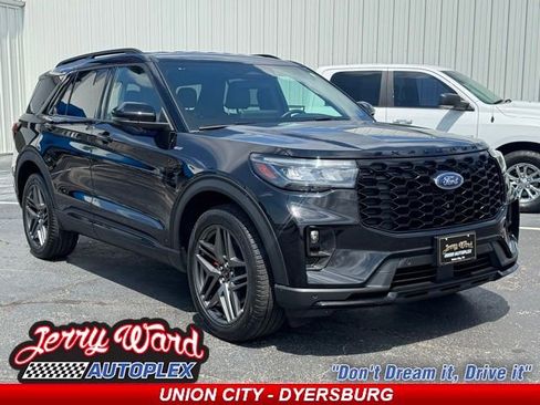 Used 2025 Ford Explorer ST-Line w/ ST-Line Street Pack image 1