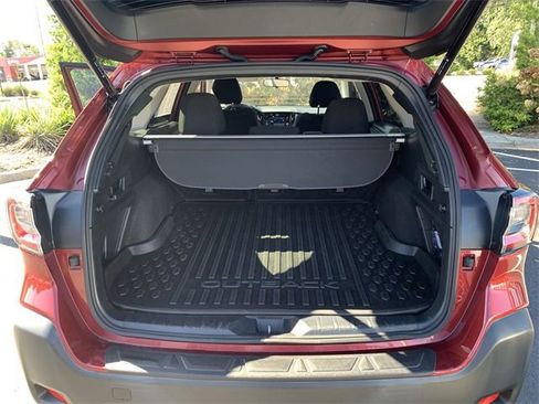 Used 2024 Subaru Outback Premium image 32