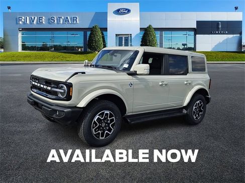 New 2025 Ford Bronco Outer Banks image 3