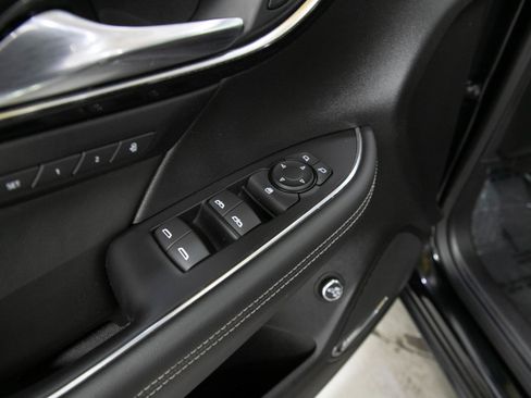 Used 2023 Buick Envision Essence w/ Technology Package I AWD/4WD image 19