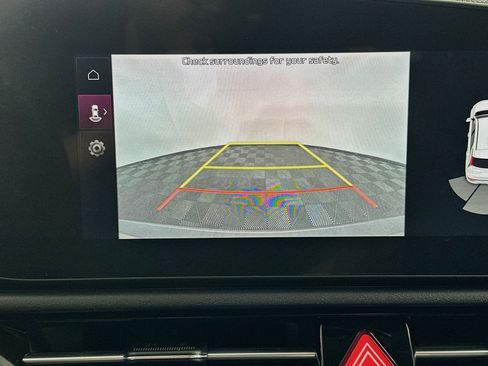 Used 2023 Kia Niro EX FWD image 23