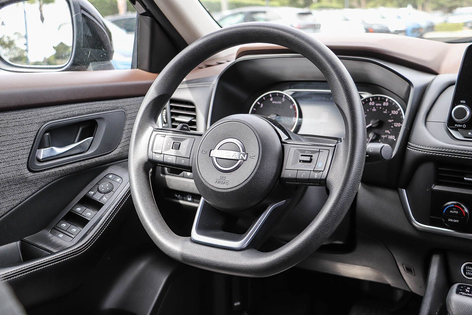 Used 2023 Nissan Rogue SV FWD image 16