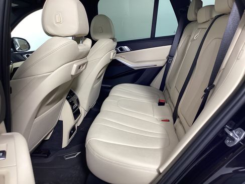 Used 2021 BMW X5 xDrive40i w/ Convenience Package image 32