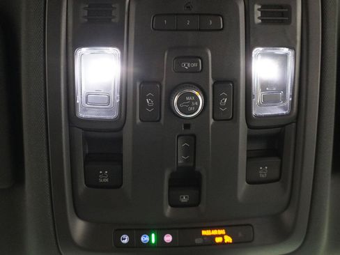 Used 2023 Chevrolet Tahoe High Country RWD image 14