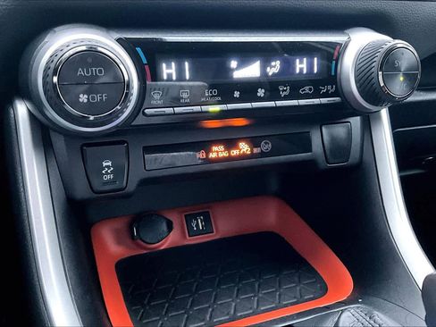 Used 2024 Toyota RAV4 Adventure image 34