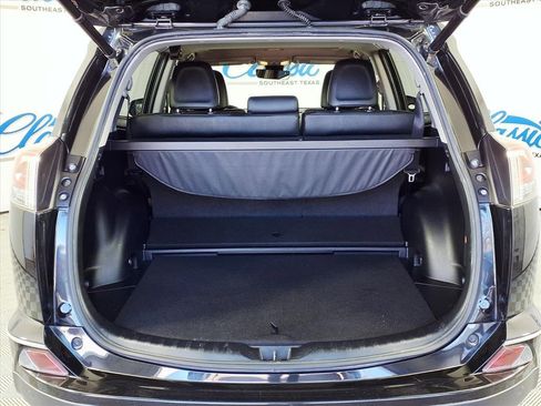 Used 2018 Toyota RAV4 Limited image 9