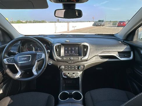 Used 2024 GMC Terrain SLE FWD image 21