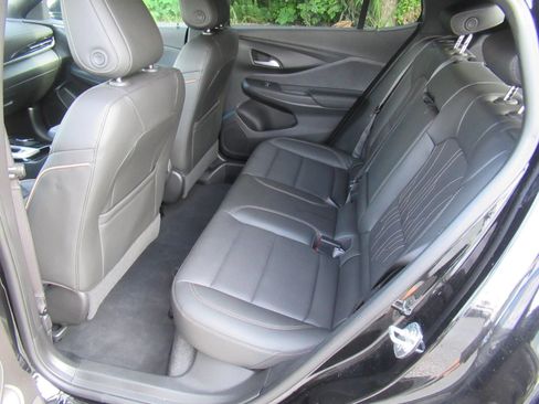 Used 2024 Buick Envista Avenir FWD image 32