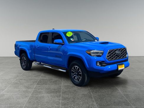 Used 2020 Toyota Tacoma TRD Sport w/ Technology Package RWD image 7