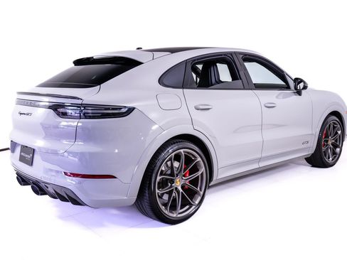 Used 2023 Porsche Cayenne GTS AWD/4WD image 5