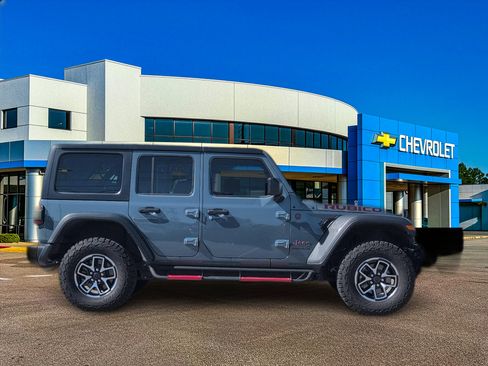 Used 2024 Jeep Wrangler Unlimited Rubicon w/ Technology Group image 7