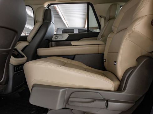 Used 2022 Lincoln Navigator L Reserve AWD/4WD image 38