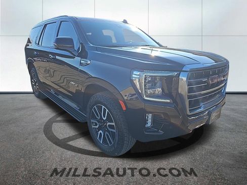 Used 2022 GMC Yukon AT4 w/ AT4 Premium Package AWD/4WD image 3