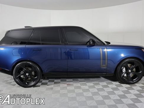 Used 2025 Land Rover Range Rover SE image 4