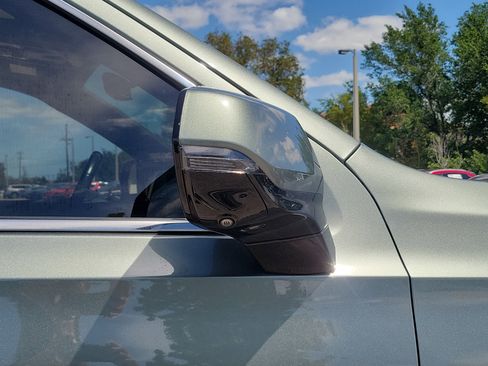 Used 2023 Cadillac Escalade Premium Luxury image 10