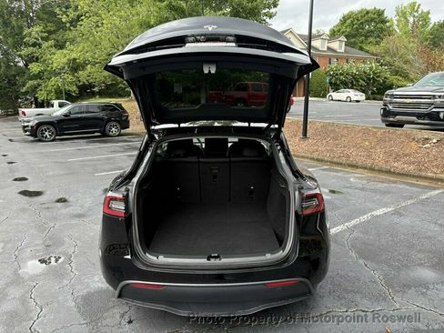 Used 2023 Tesla Model Y 2WD image 10
