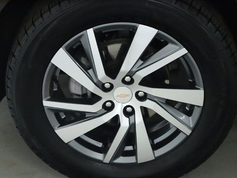 Used 2023 Chevrolet Equinox Premier image 39