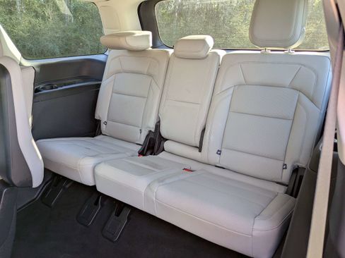 Used 2025 Lincoln Navigator Reserve image 15