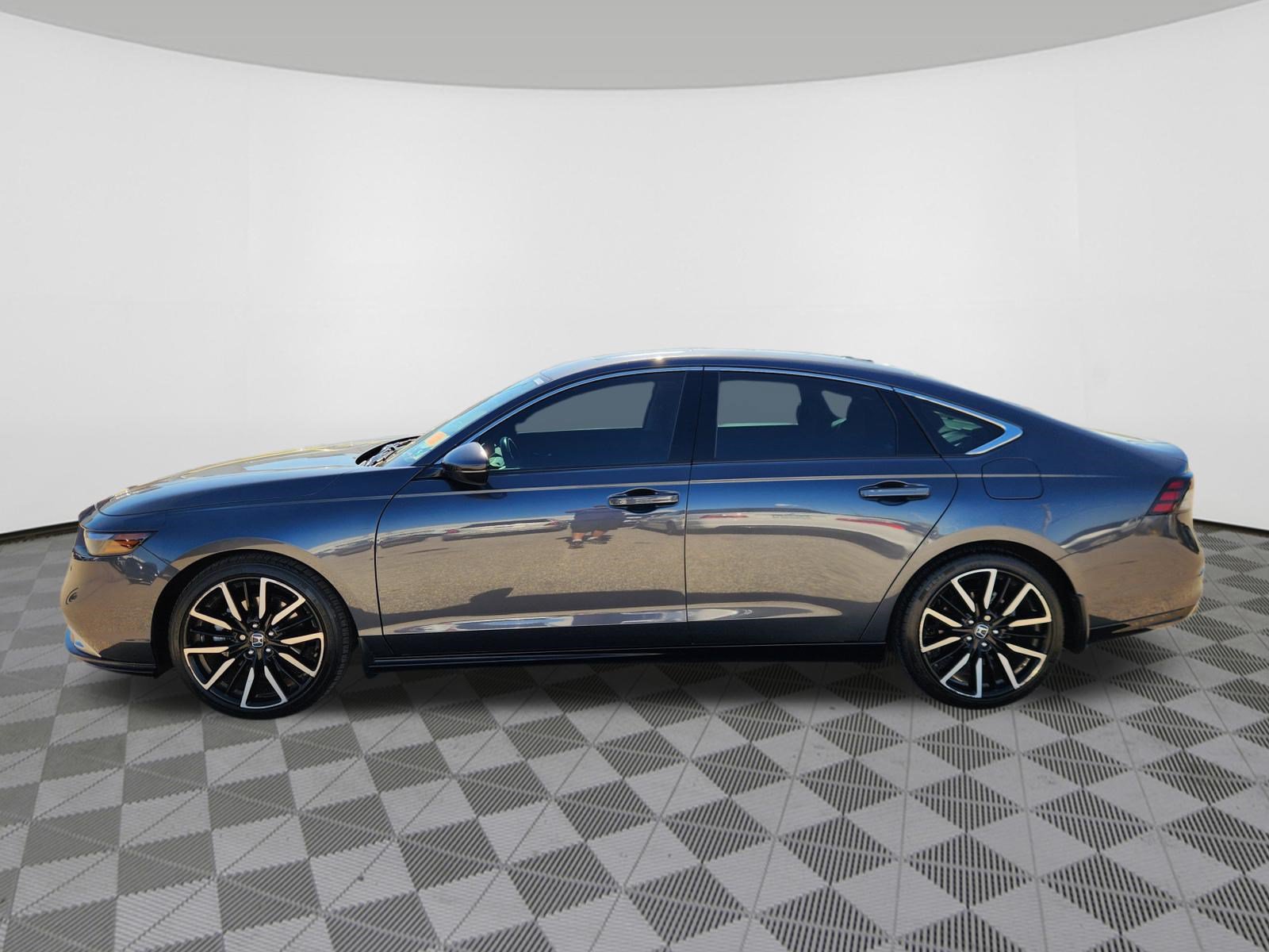 Certified 2023 Honda Accord Touring image 5