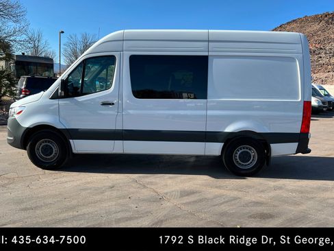 Used 2024 Mercedes-Benz Sprinter 2500 image 2