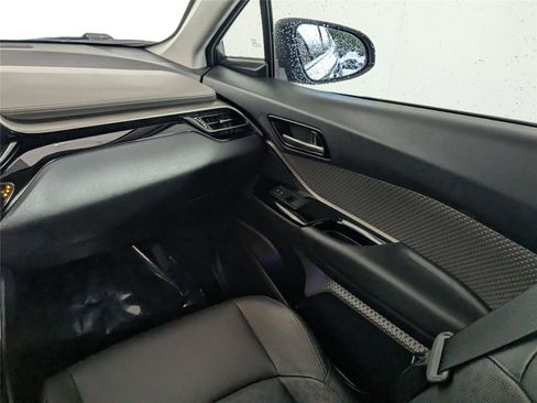 Certified 2022 Toyota C-HR Limited image 34