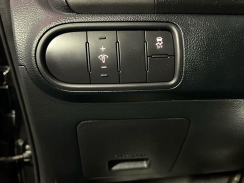 Used 2017 Kia Forte LX image 16