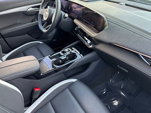 Used 2025 Buick Envision Sport Touring image 17