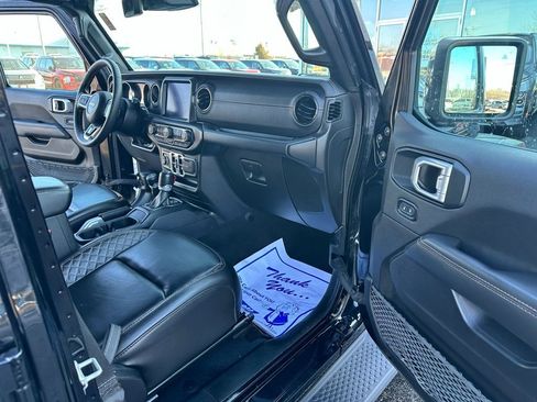 Used 2022 Jeep Wrangler Unlimited Sahara image 12