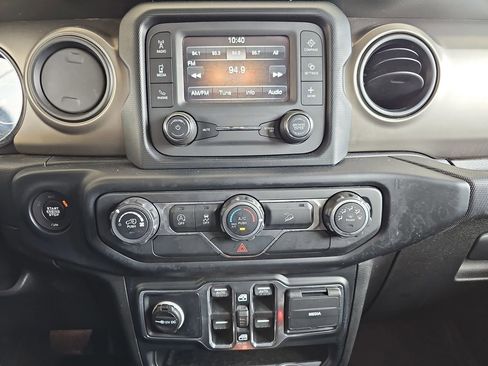 Used 2019 Jeep Wrangler Unlimited Sport S image 24