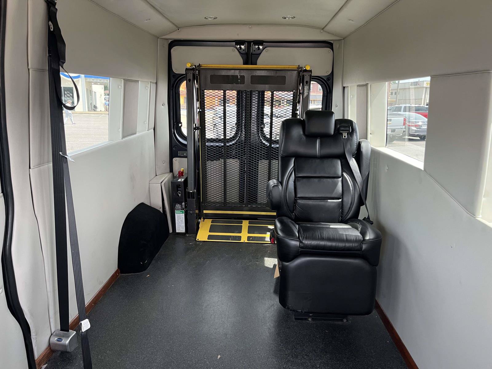 Used 2015 RAM ProMaster 2500 w/ Interior Convenience Group FWD image 11