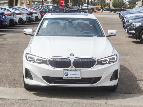 Certified 2025 BMW 330i Sedan image 2