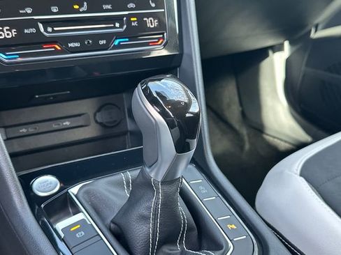 Used 2025 Volkswagen Taos SE image 25