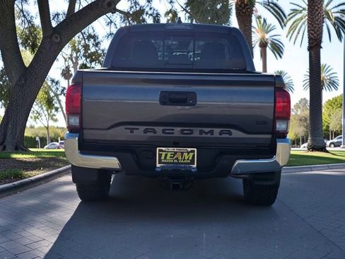 Used 2022 Toyota Tacoma SR5 RWD image 6