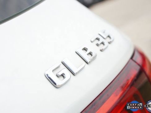 Used 2023 Mercedes-Benz GLB 35 AMG 4MATIC w/ Parking Assistance Package image 10