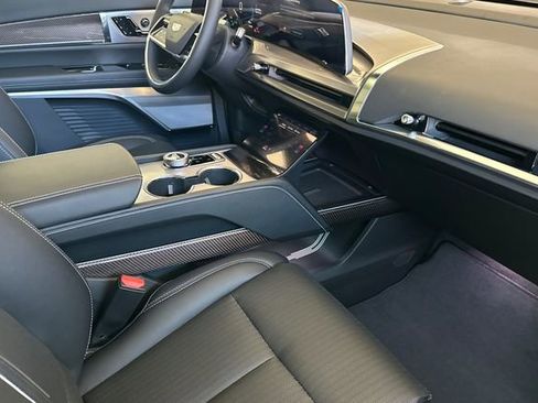 New 2026 Cadillac Vistiq Sport image 17