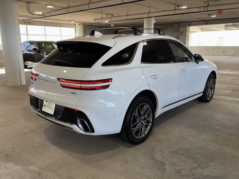 Used 2023 Genesis GV70 2.5T w/ Advanced Package image 8