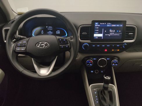 Used 2024 Hyundai Venue SEL image 22