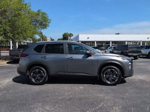 Certified 2024 Nissan Rogue SV w/ SV Premium Package AWD/4WD image 3