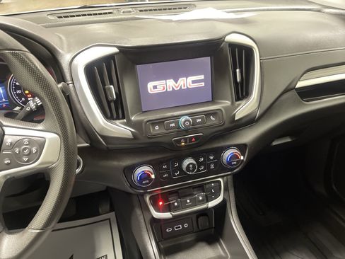 Used 2023 GMC Terrain SLE w/ Driver Convenience Package image 29