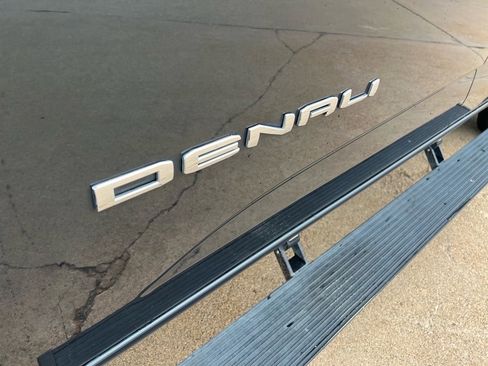 Used 2021 GMC Canyon Denali image 11