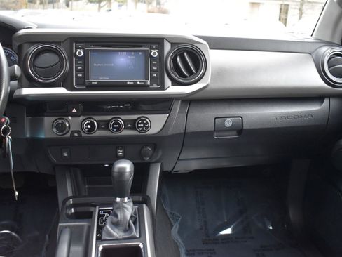 Used 2016 Toyota Tacoma SR5 image 17