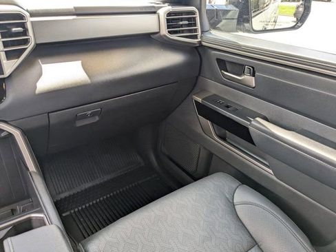 Used 2025 Toyota Tundra Limited AWD/4WD image 17