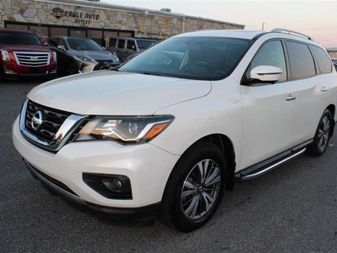 Used 2017 Nissan Pathfinder SL w/ SL Premium Package AWD/4WD image 3