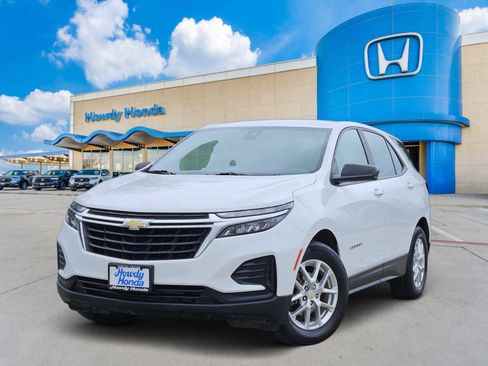 Used 2022 Chevrolet Equinox LS w/ LPO, Floor Liner Package image 1