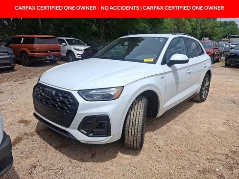 Used 2024 Audi Q5 2.0T Premium w/ Summer of Audi Package AWD/4WD image 2
