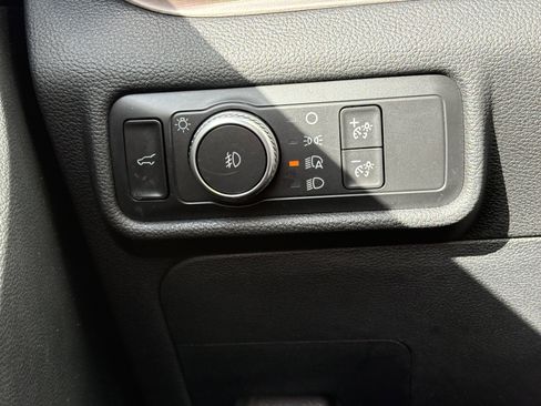 Used 2020 Ford Explorer Limited image 31