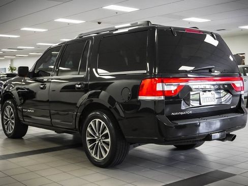 Used 2015 Lincoln Navigator 2WD image 8
