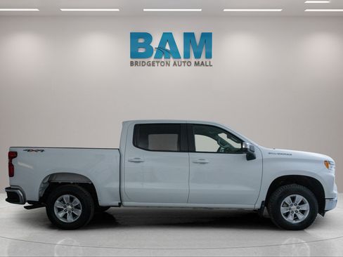 Used 2025 Chevrolet Silverado 1500 LT AWD/4WD image 8