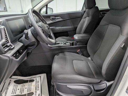 Certified 2023 Kia Sportage LX image 4